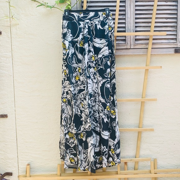 MAAJI ☀️ Flowy Tropical Beach cover Up Pants - Picture 2 of 12